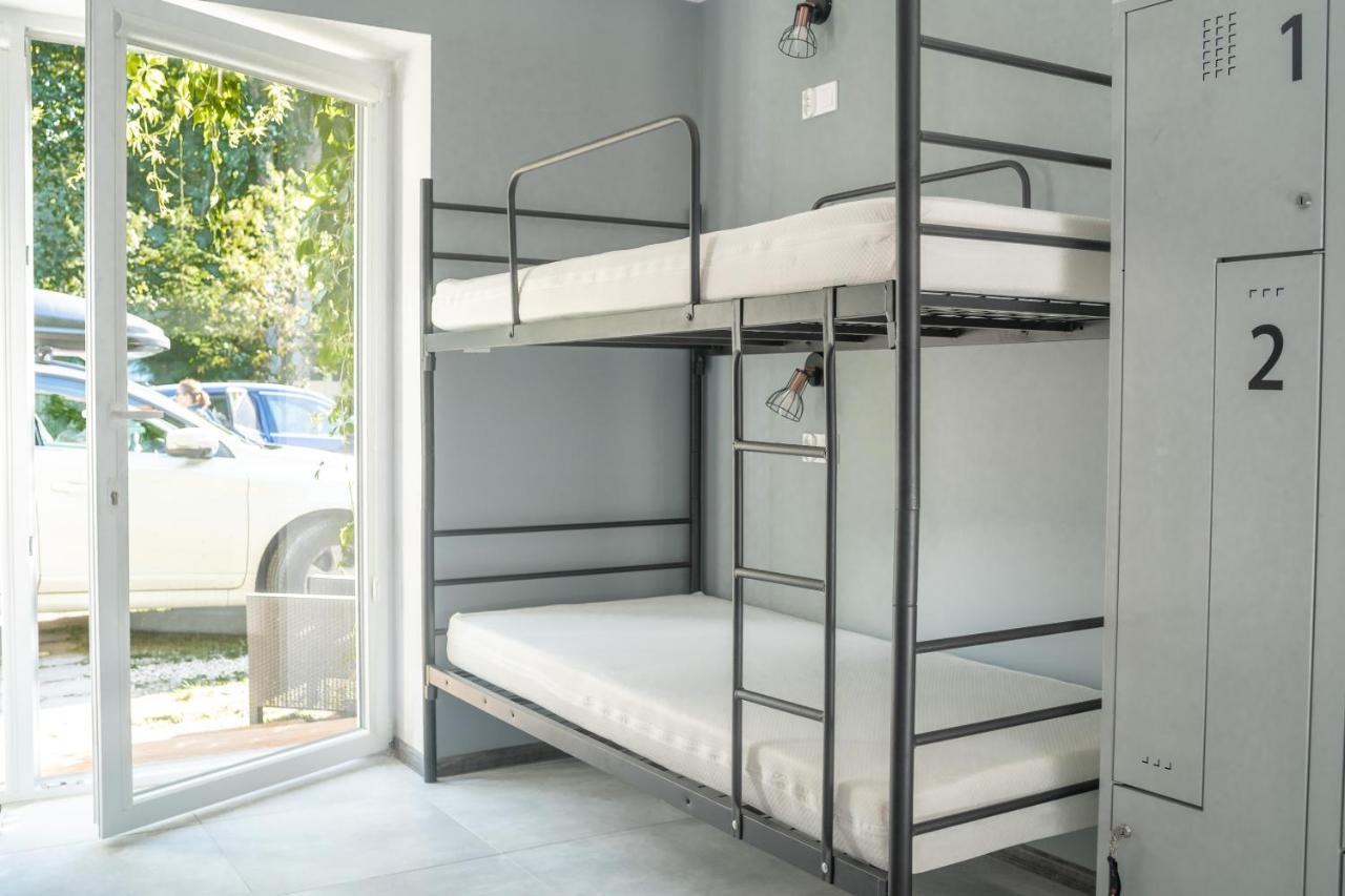 Pod Cyprysami - Surf & Family Resort ยาสตาร์เนีย ภายนอก รูปภาพ