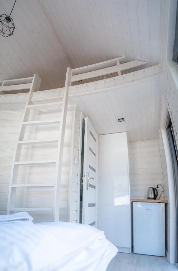 Pod Cyprysami - Surf & Family Resort ยาสตาร์เนีย ภายนอก รูปภาพ