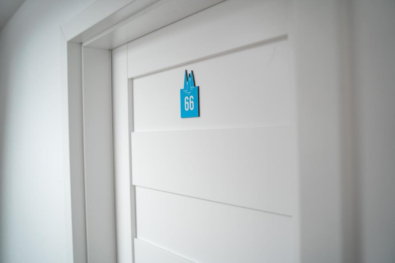 Pod Cyprysami - Surf & Family Resort ยาสตาร์เนีย ภายนอก รูปภาพ