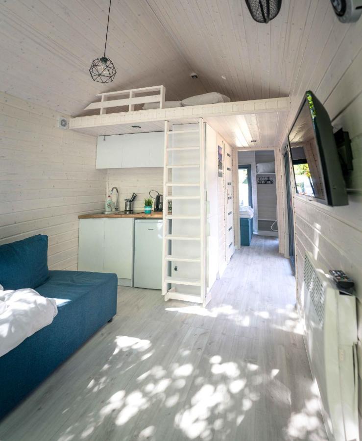 Pod Cyprysami - Surf & Family Resort ยาสตาร์เนีย ภายนอก รูปภาพ