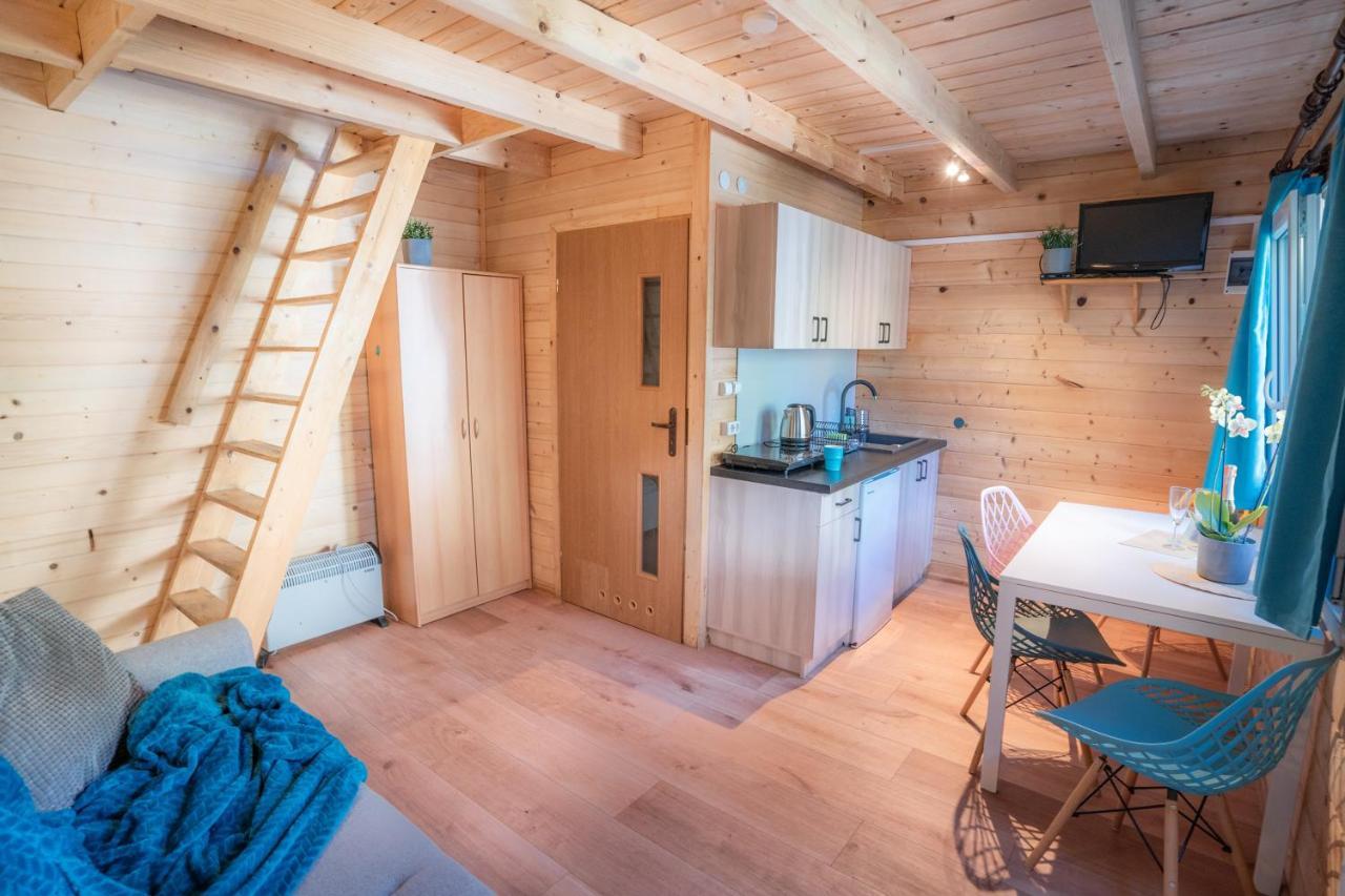Pod Cyprysami - Surf & Family Resort ยาสตาร์เนีย ภายนอก รูปภาพ