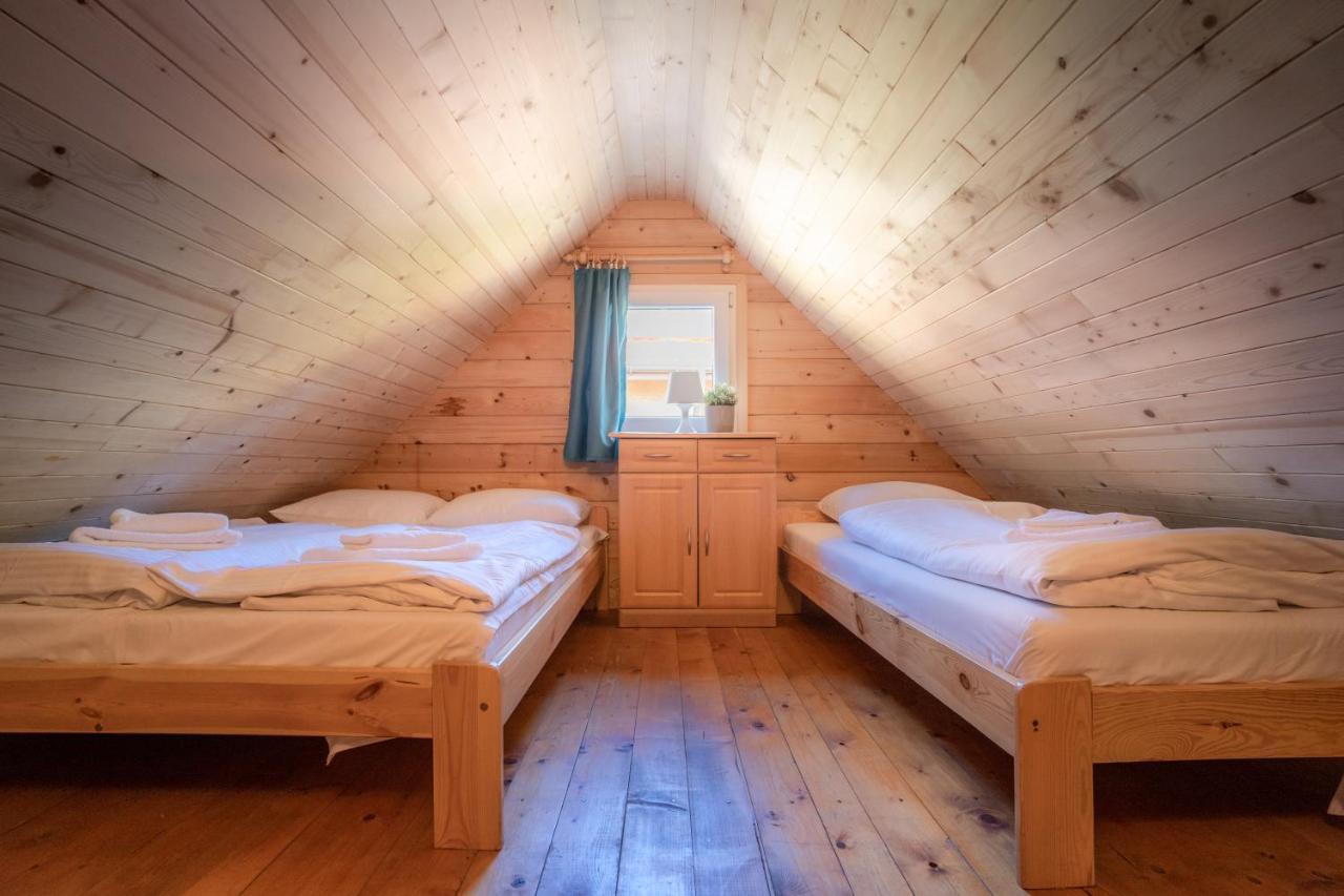 Pod Cyprysami - Surf & Family Resort ยาสตาร์เนีย ภายนอก รูปภาพ