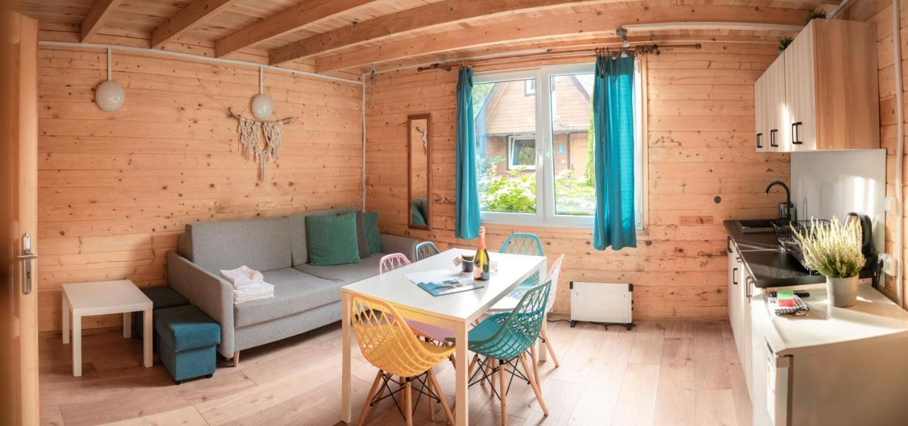 Pod Cyprysami - Surf & Family Resort ยาสตาร์เนีย ภายนอก รูปภาพ