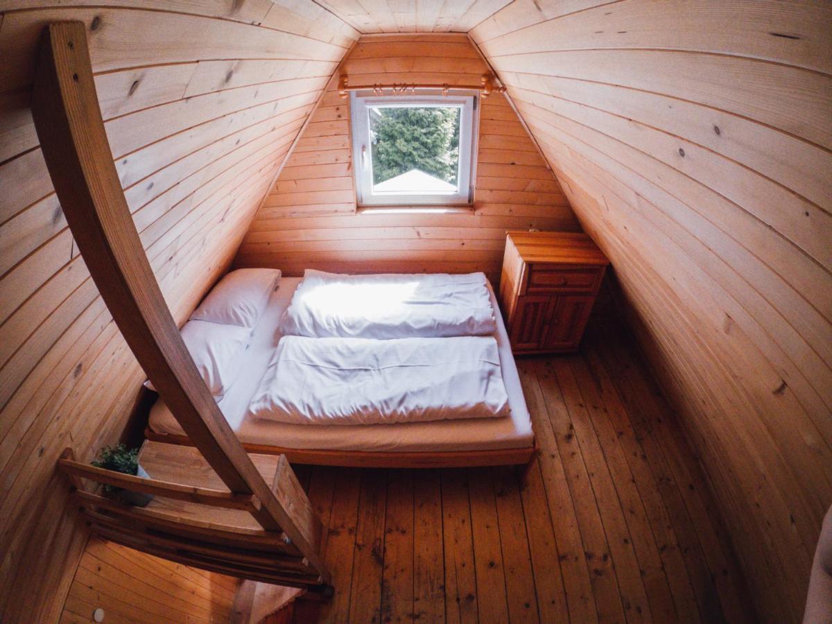 Pod Cyprysami - Surf & Family Resort ยาสตาร์เนีย ภายนอก รูปภาพ