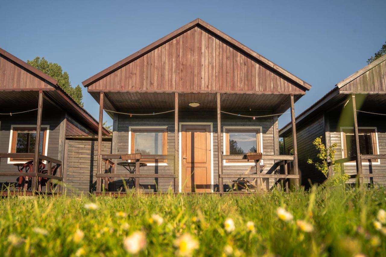 Pod Cyprysami - Surf & Family Resort ยาสตาร์เนีย ภายนอก รูปภาพ